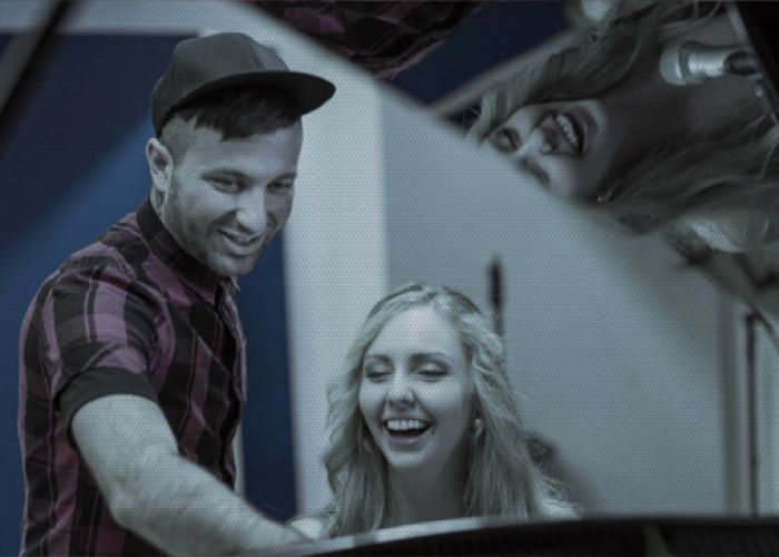 Mann und Frau am Flügel